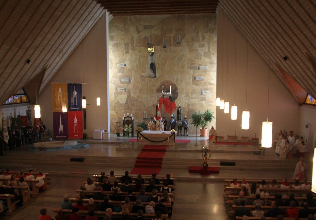 Festgottesdienst zur Pfarrverbandserhebung in St. Benedikt in Ebenhausen