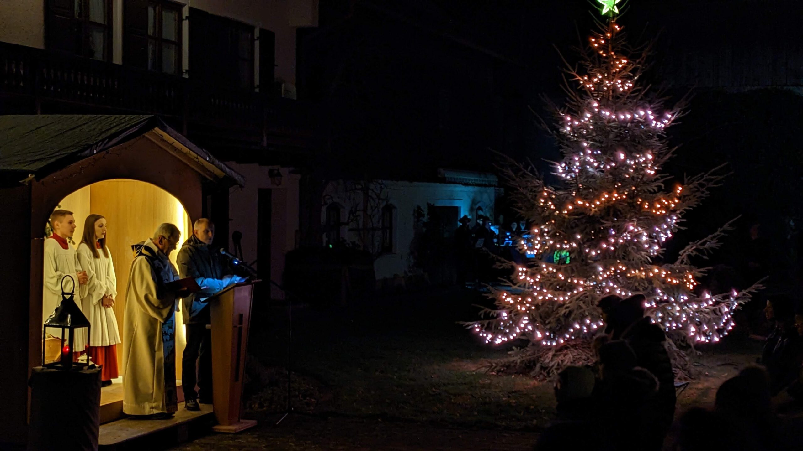 Weihnachtsandacht Jugendliche: Ein Raum für Besinnung, Gemeinschaft und Glauben in der modernen Welt